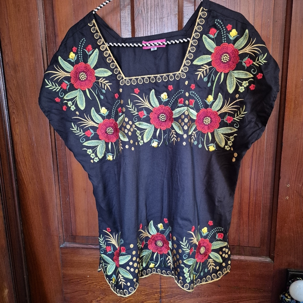 Somya Collection Embroidered Floral Peasant Top Medium Boho Hippie Folk